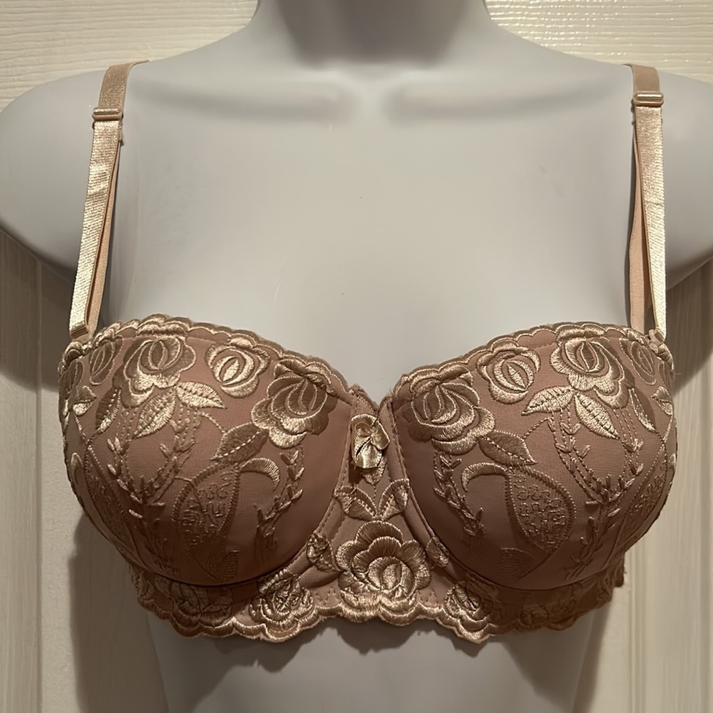Maidenform Light Tan Underwire Bra and Thong Pantie Set - Picture 2 of 8